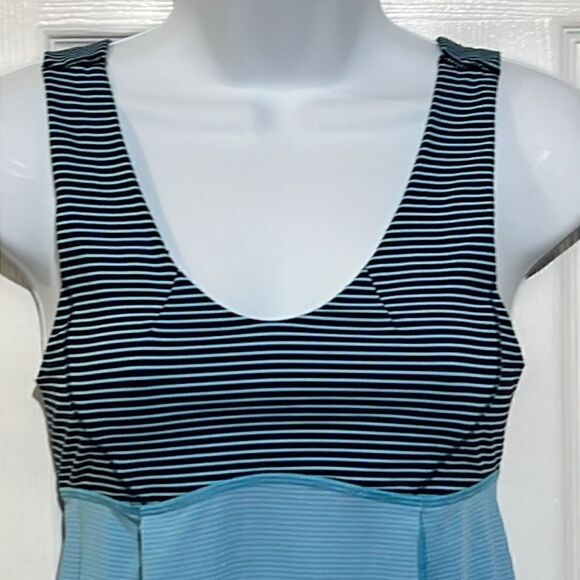 Lululemon Hustle & Bustle Tank size 4 - Picture 3 of 12